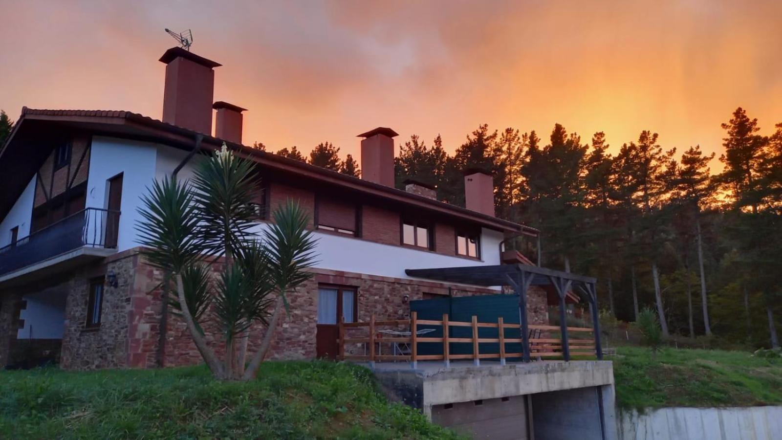 Caserio Ea Ea Bagian luar foto
